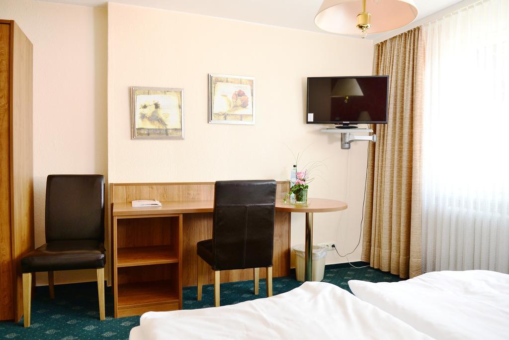 Landhotel Michaelishof Bergen  Ngoại thất bức ảnh