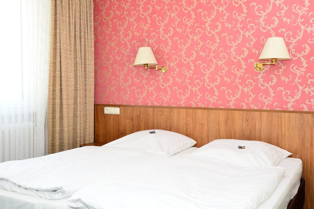 Landhotel Michaelishof Bergen  Ngoại thất bức ảnh