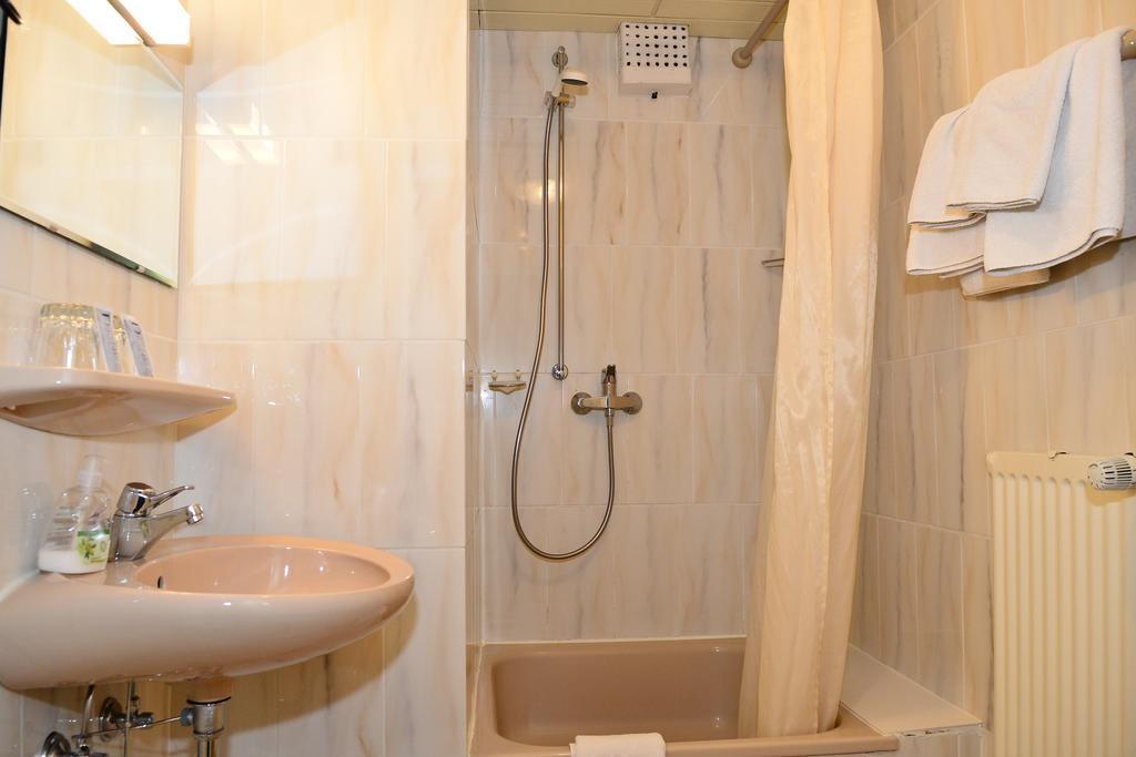 Landhotel Michaelishof Bergen  Ngoại thất bức ảnh
