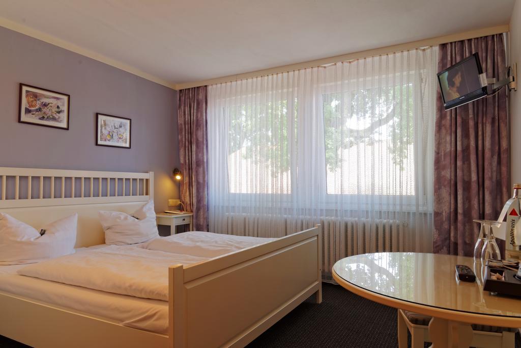 Landhotel Michaelishof Bergen  Ngoại thất bức ảnh